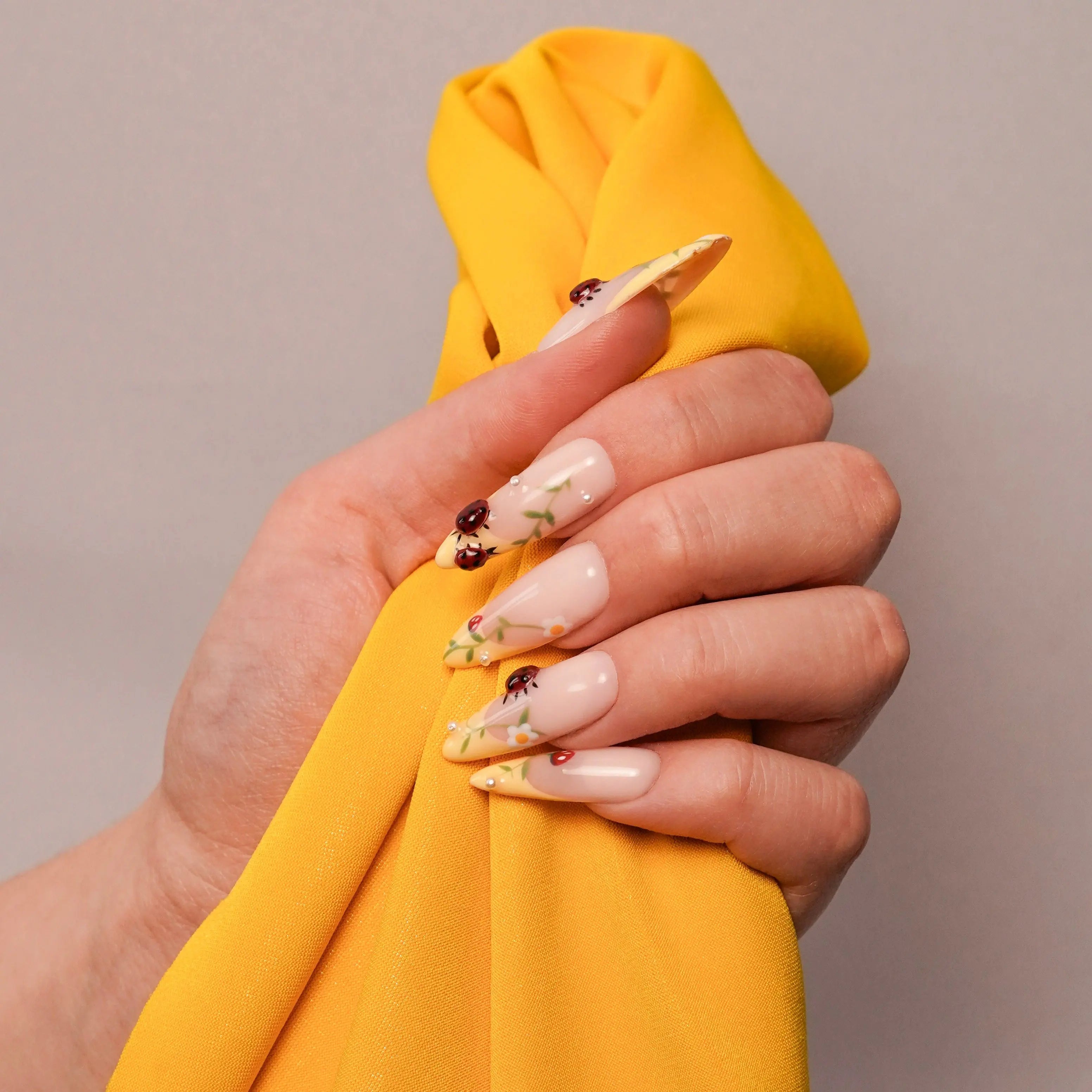 Spring garden Alma Nails
