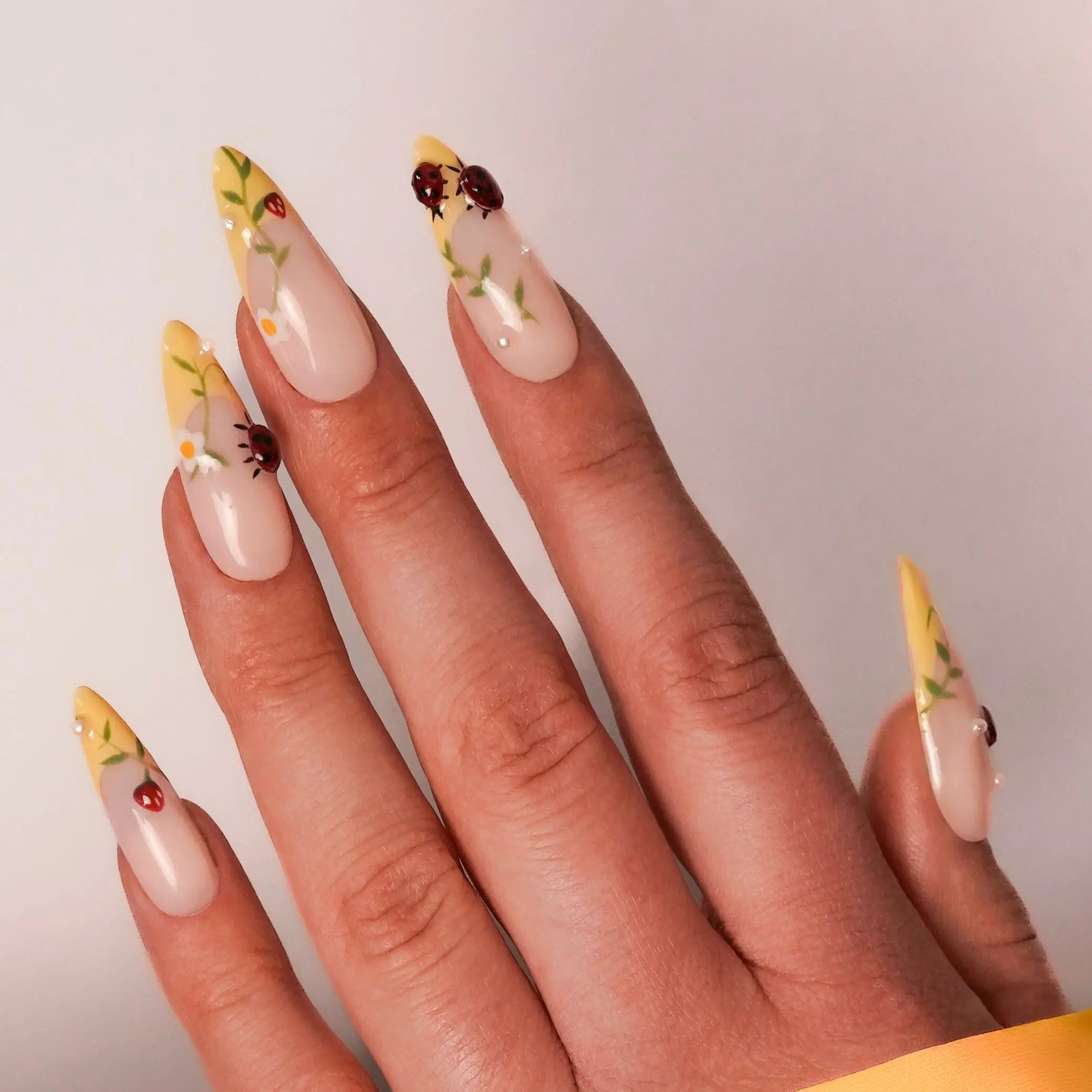 Spring garden Alma Nails