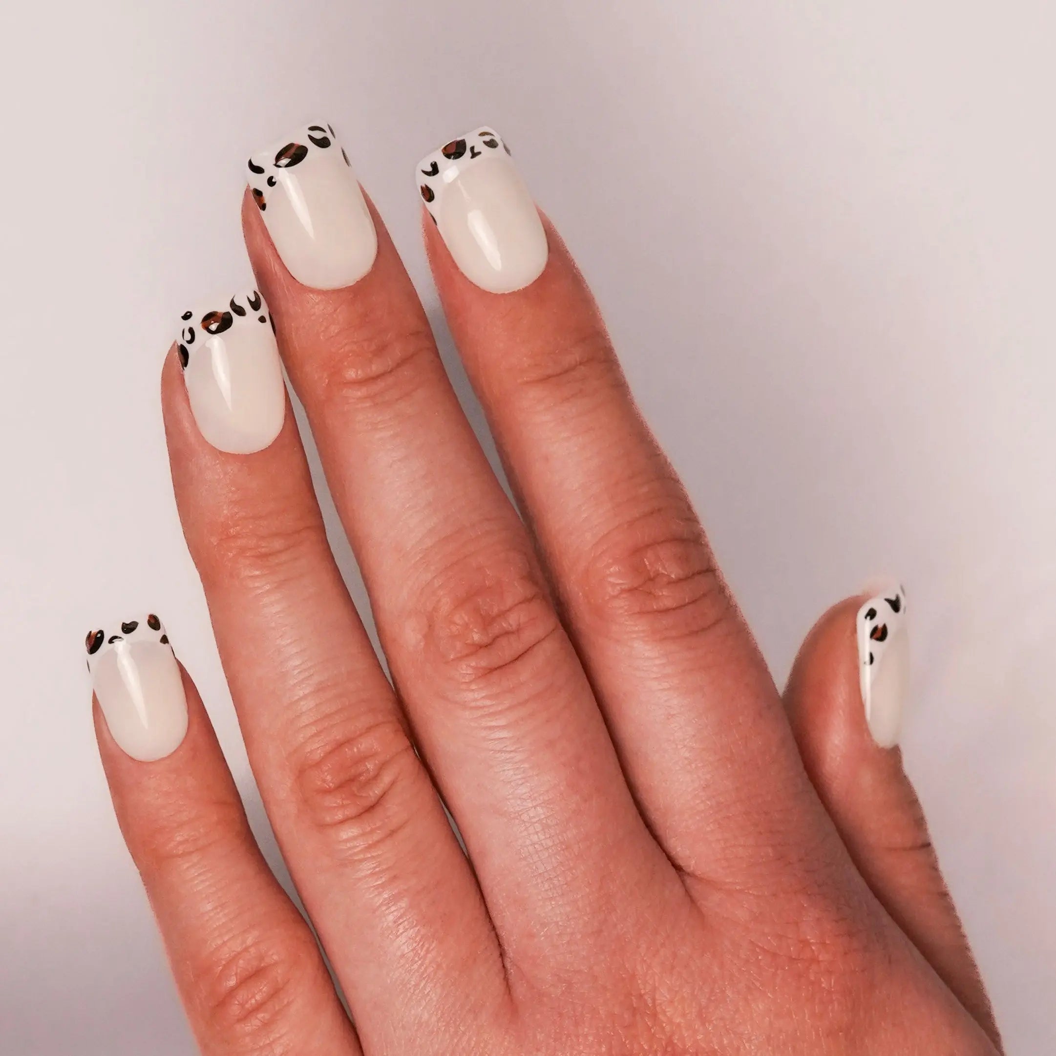Panthera uncia Alma Nails