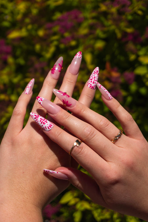 Muse Alma Nails